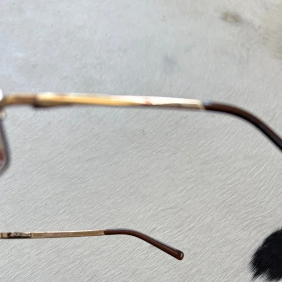 CHANEL Gold Frame with Brown Lenses Sunglasses - Picture 6 of 6